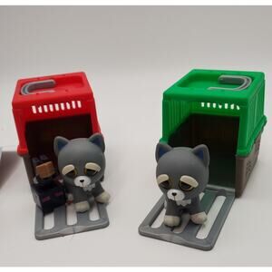 2 Feisty Pets Mini Misfits Series 1  Sammy Suckerpunch Action Figures